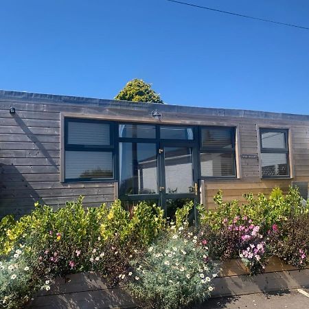 1-Bedroom Chalet With Parking On Site Looe Zewnętrze zdjęcie